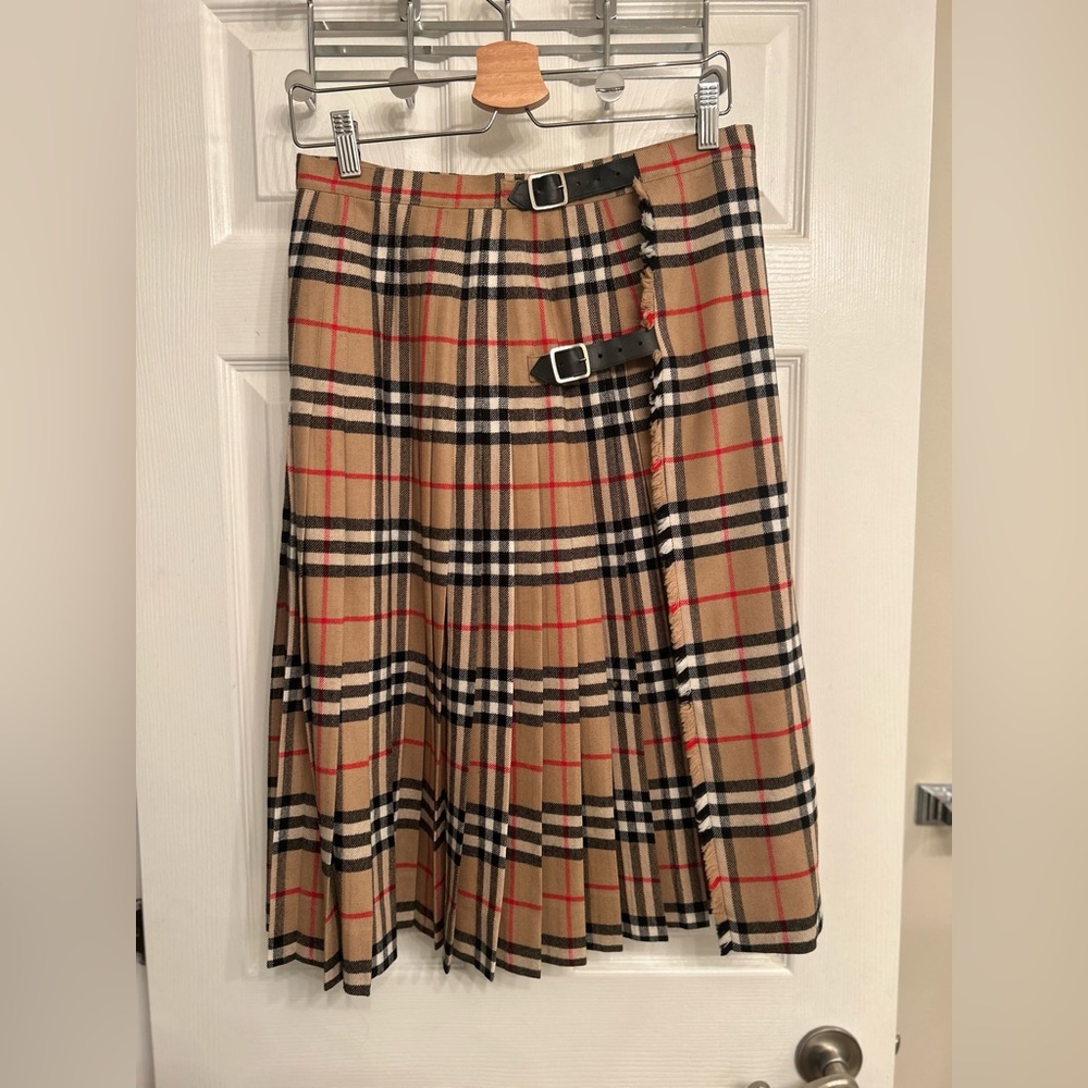 SOLD Beautiful Vintage Pleated Wool Burberrys Novacheck Buckled Skirt - Picture 1 of 13